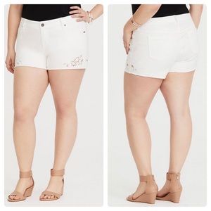 TORRID Laser Cut-Out Embroidered Skinny Shorts Vintage White